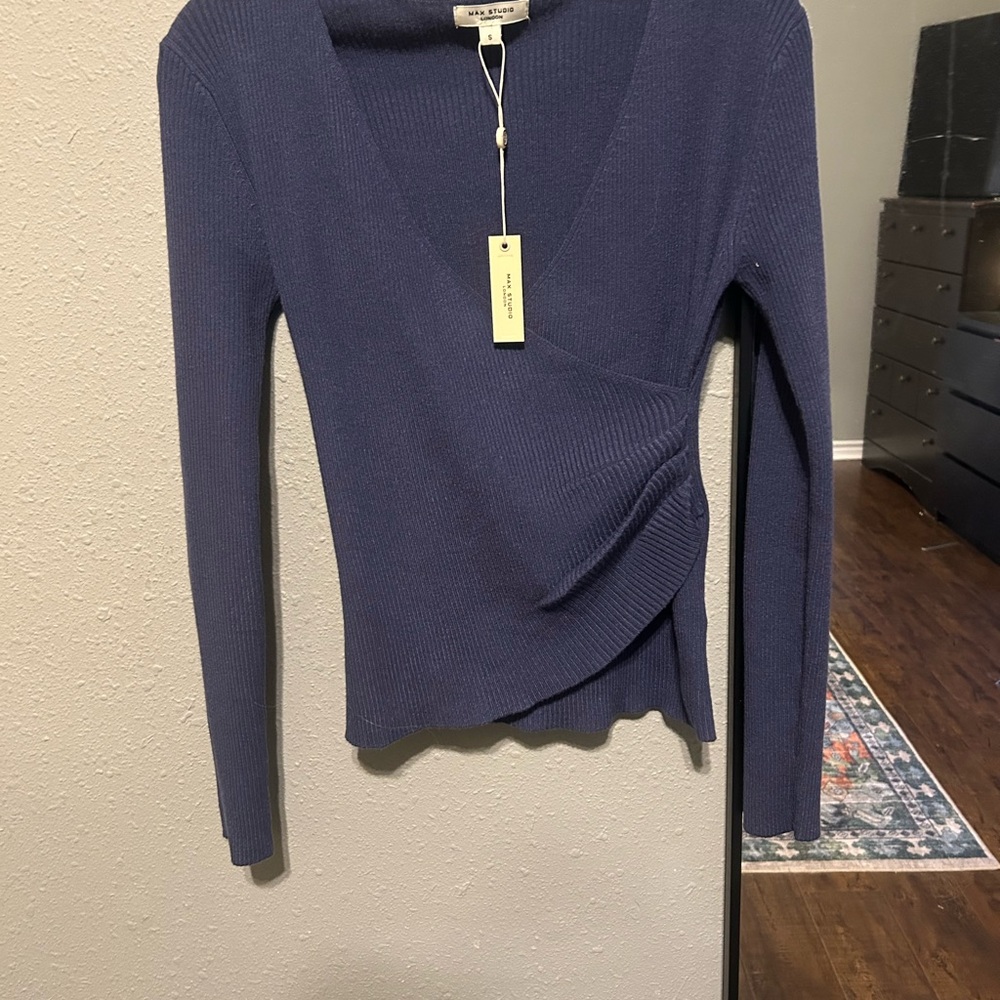 Max Studio Deep Blue Ribbed V-Neck Sweater